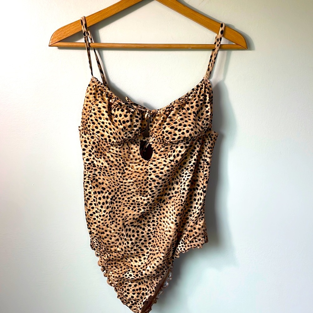 Shade & Shore animal print one piece size medium. Ruffled mobwife leopard